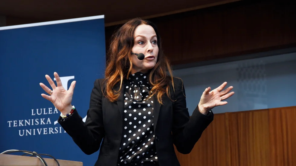 Det gäller att tänka brett för att bättra på sitt minne, menar professorn i teknisk psykologi, Jessica K. Ljungberg. Hon rekommenderar pensionärer att fortsätta vara aktiva och lära sig nya saker för att förbättra minnet, medan yngre i arbetsför ålder med många bollar i luften bör satsa mer på återhämtning och vila för att spetsa sin minnesförmåga.