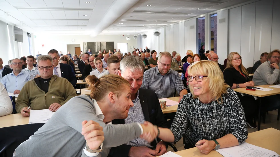 Oförsiktig förbindelse. Jesper Skalberg Karlsson och Eva Nypelius.
