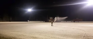 Föreningen satsar egna pengar för att få is