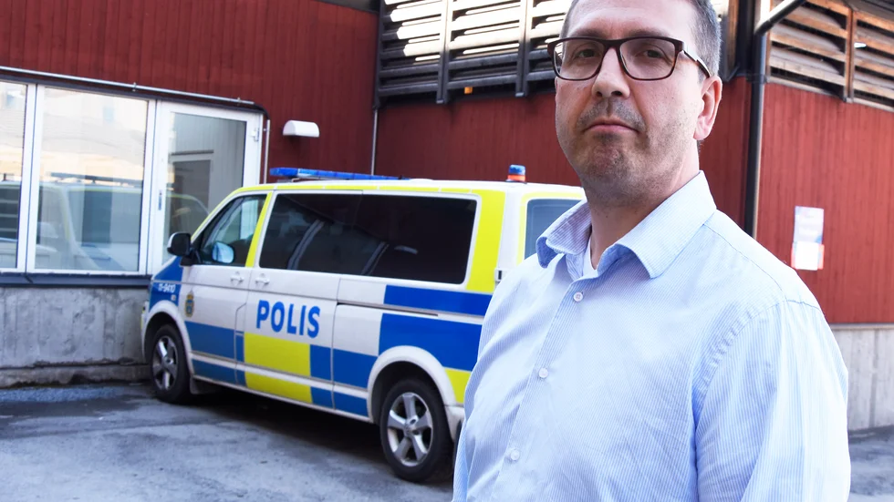 Upptågets passagerare i kransorter kan inte ställa sitt färdmedel någonstans, skriver artikelförfattarna.