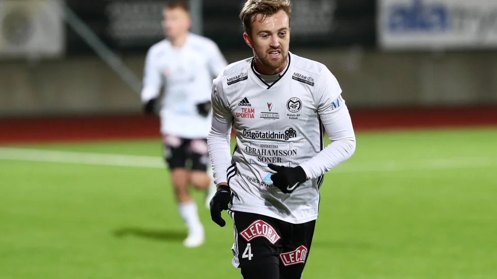 Nyazeeländaren Joe Harris, och lillebror Jake Harris, kommer att lämna Motala AIF till nästa säsong. Harris testar just nu med ett amerikanskt lag på besök i Sverige.