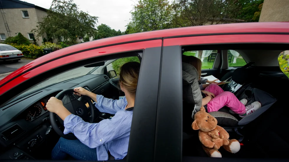 Den biologiska mamman vägrade lämna tillbaka barnen till familjehemmet.