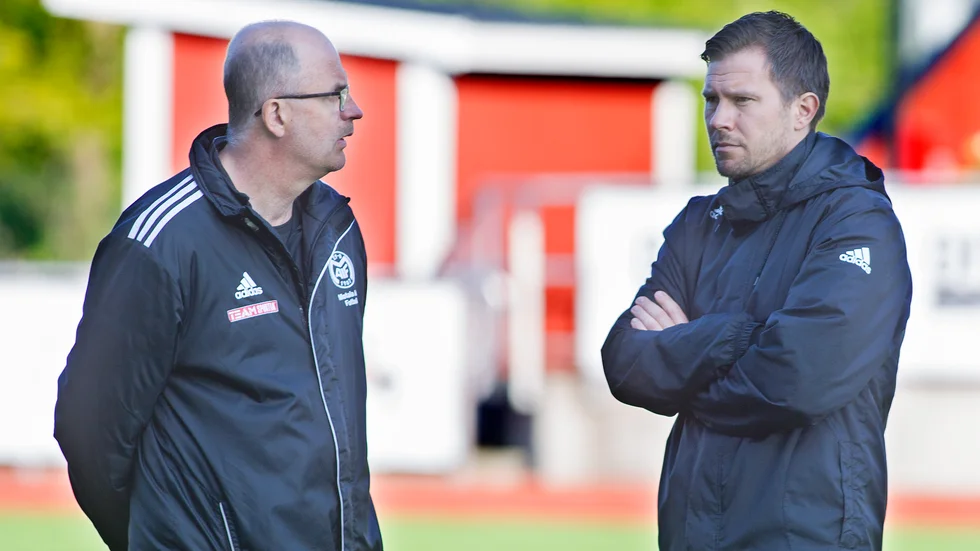 Maif-tränaren Christer Persson, till höger, har nu en månad på sig att tillsammans med Bosse Johansson hitta den bästa Maif-uppställningen till division 1-premiären.