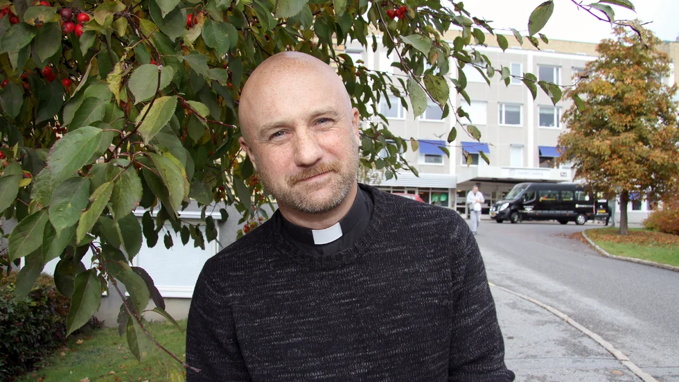 Mattias Thurfjell ville bli militär när han var ung. Men han valde prästyrket.