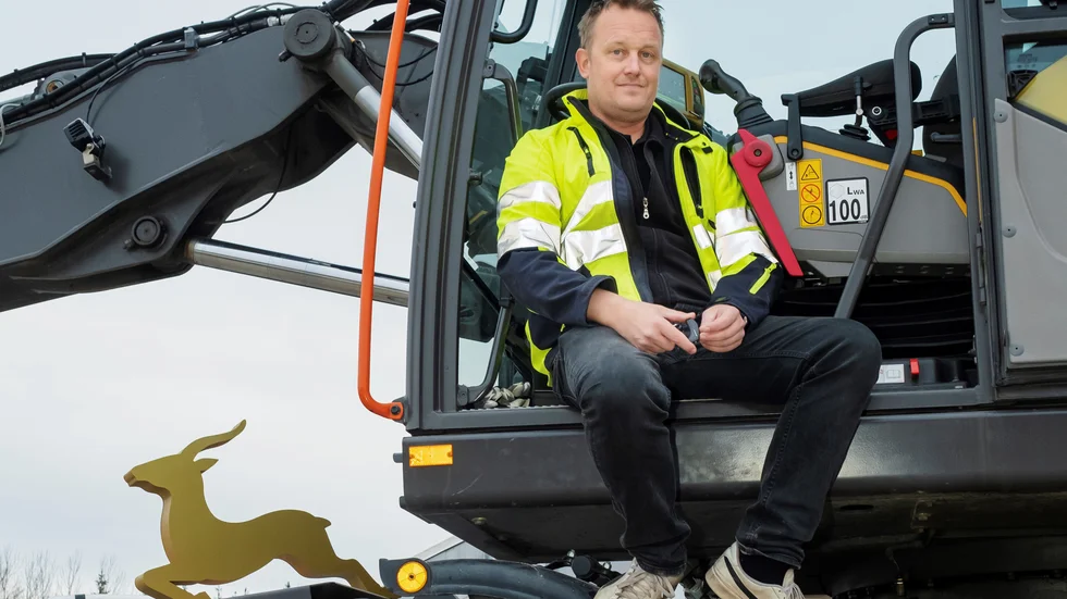 Niklas Löfström är vd och ägare till Löfströms Mark & Bygg i Lövstabruk.