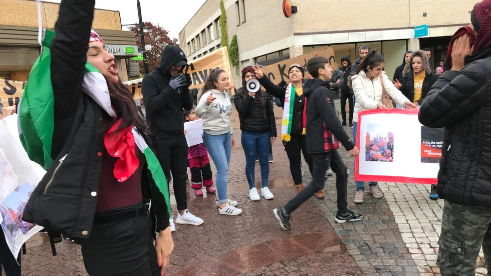På torsdagen hölls en demonstration i Katrineholm mot den turkiska invasionen i norra Syrien. 