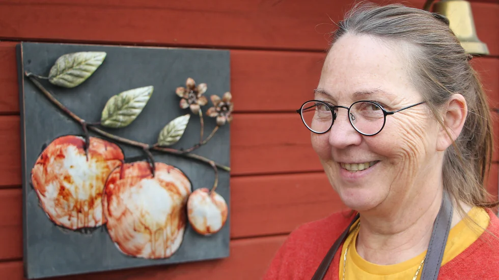 Britt-Marie Wihlborg hittade det goda livet vid Kvarsebo. Att musta andras äpplen ger henne glädje.