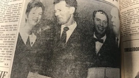 Kuriren för 50 år sedan: Gustav Karlsson, far till sex, och Arne Stenberg, far till tretton, hyllades av Kerstin Karlsson och Kurt Rönn i Vingåkers GDV.