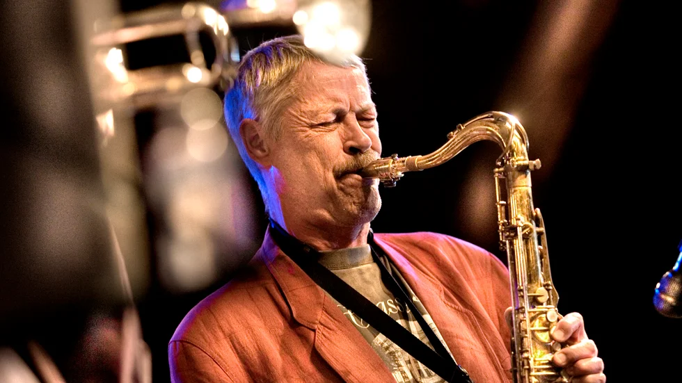 Saxofonisten Roland Keijser på en bild från 2007 när han spelade tillsammans med Anglo-Swedish Quintet i Uppsala.
