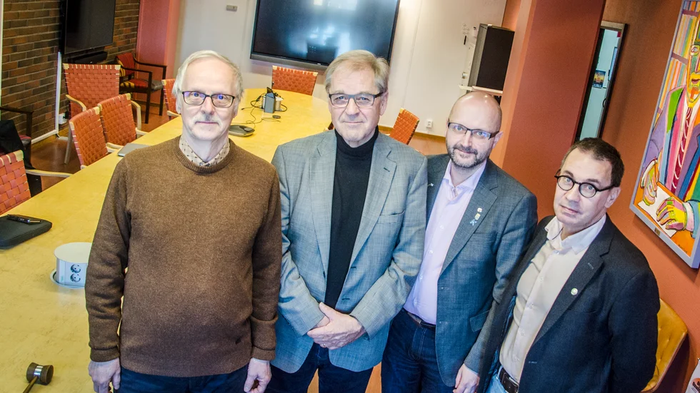 Koalitionen med Lars-Erik Wikberg (KD), Anders Rönnqvist (SJVP), Sven Tornberg (C) och Niklas Olsson (M) var nöjda när de presenterade budet från Vasa värme och det är de fortfarande.