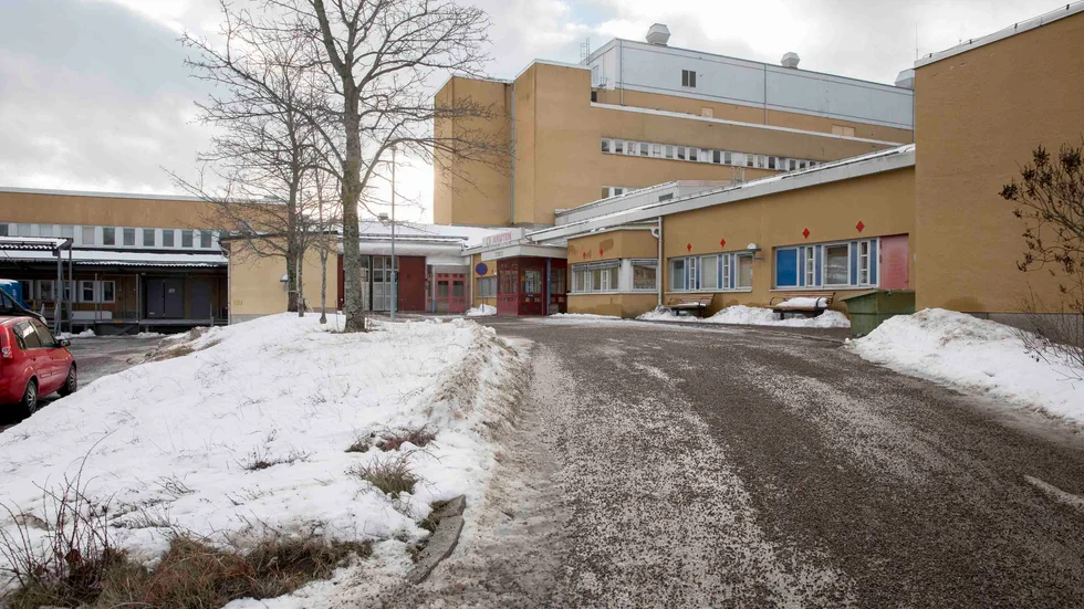 Insändarskribenten är upprörd över att Regionens ombyggnationen har ökat i pris från 3,2 till 4,6 miljarder.