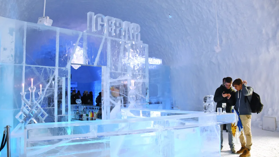 Ishotellet i Jukkasjärvi är en av många populära attraktioner som lockar turister till Norrbotten.