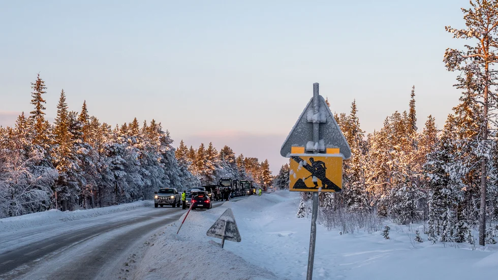 Fram till i mitten av februari stängs vägen av i perioder. Enligt Patrik Wihlzon handlar det maximalt om 15 minuters väntan.