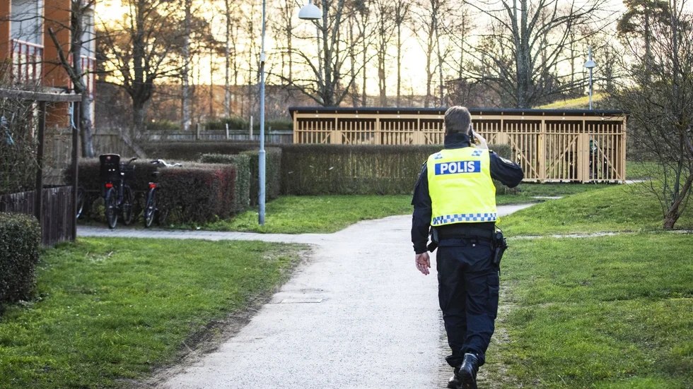 Polisen går ut med ett särskilt tipsnummer. 