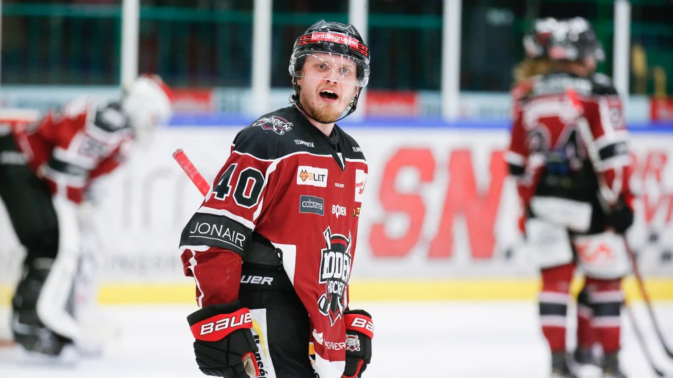Jesper Ylivainio skadades under söndagens träning. Nu återstår att se hur allvarligt.