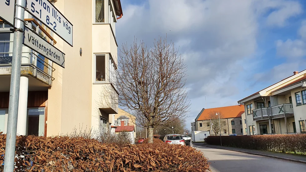Bostadsrättsföreningen HSB Birgitta i Vadstena tror att ytterligare bostadsrätter kommer innebära en besvärlig trafiksituation på gatan.