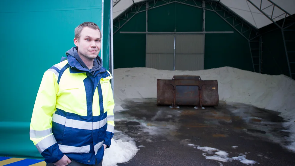Tekniska divisionens saltlager burkar vara ganska tomt efter nyår. Nu ligger närmare 60 ton kvar, berättar driftchef Andreas Molin.