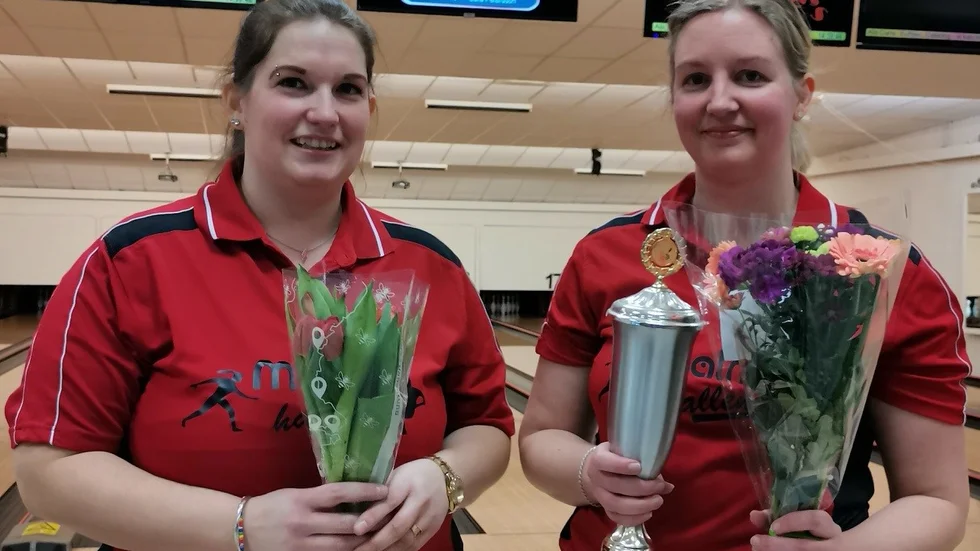 Camilla Olofsson och Sara Pettersson, båda Stånga spelade en oerhört jämn DM-final där Sara till slut kunde vinna med en poäng.