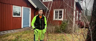 Tjuven tittade Tindra rakt in i ögonen