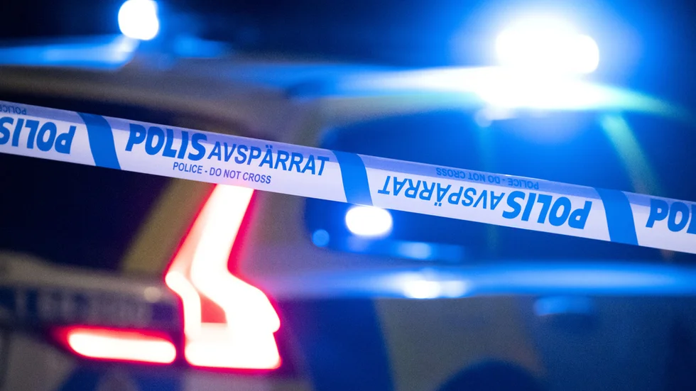 Skylten på Åkersbons bil var stulen, vilket polisen rubricerar som egenmäktigt förfarande.