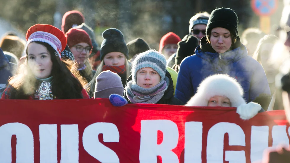 Greta Thunberg gick i spetsen för demonstrationen genom Jokkmokk. 