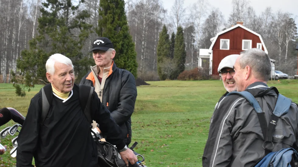 Bosse Olsson, Jan Hjelm, Lennart Larsson och Bertil Sand gick tillsammans på onsdagens veterangofl på Tobo GK. 