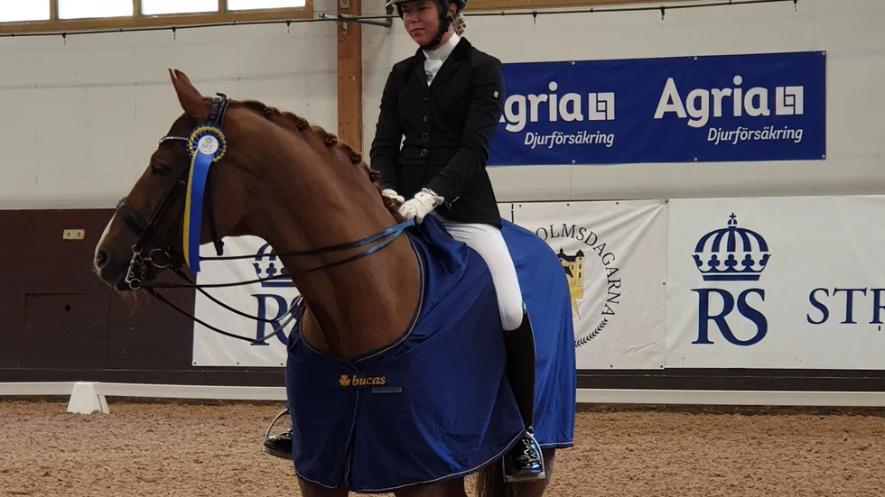 Agnes Högmo och hennes häst Dorano har tagit ett steg mot att kvala in till SM för young riders nästa år.