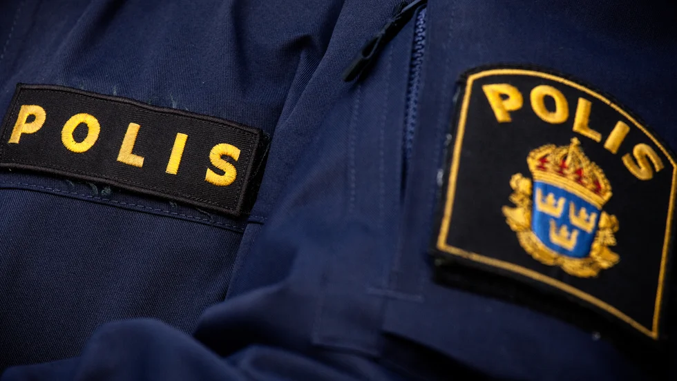 Polisen söker mopedföraren som är misstänkt för försök till våld mot tjänsteman.