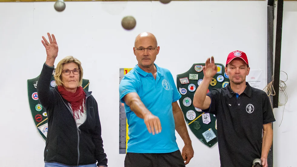 Boule von Platens Marie Videll, Dennis Videll och Pär Lundin var hemmahoppen i veterantävlingen i Christer Egonssons minne. 