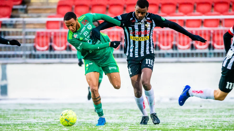 Willie Clemons uppvaktas av flertalet klubbar och kan hamna i England. 