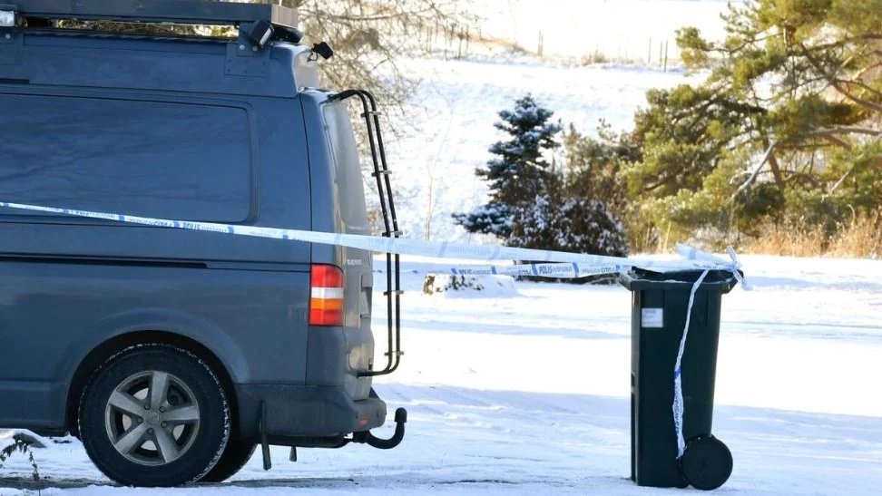 Polisen genomförde under tisdagsförmiddagen en brottsplatsundersökning i bostaden där mordförsöket ska ha inträffat.