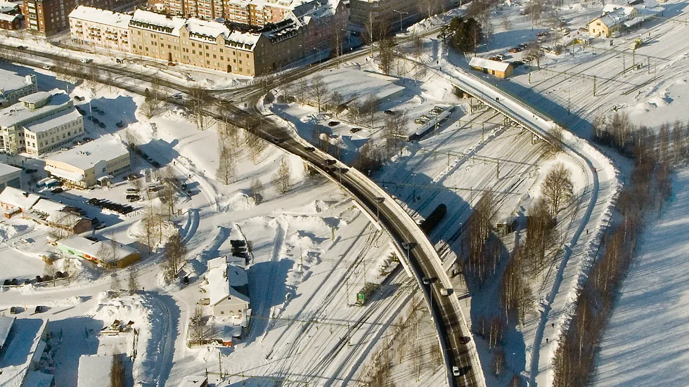 Den vältrafikerade Malmuddsviadukten ligger efter Södra hamnleden mellan Malmudden och centrumkärnan. Bilden är från 2010.