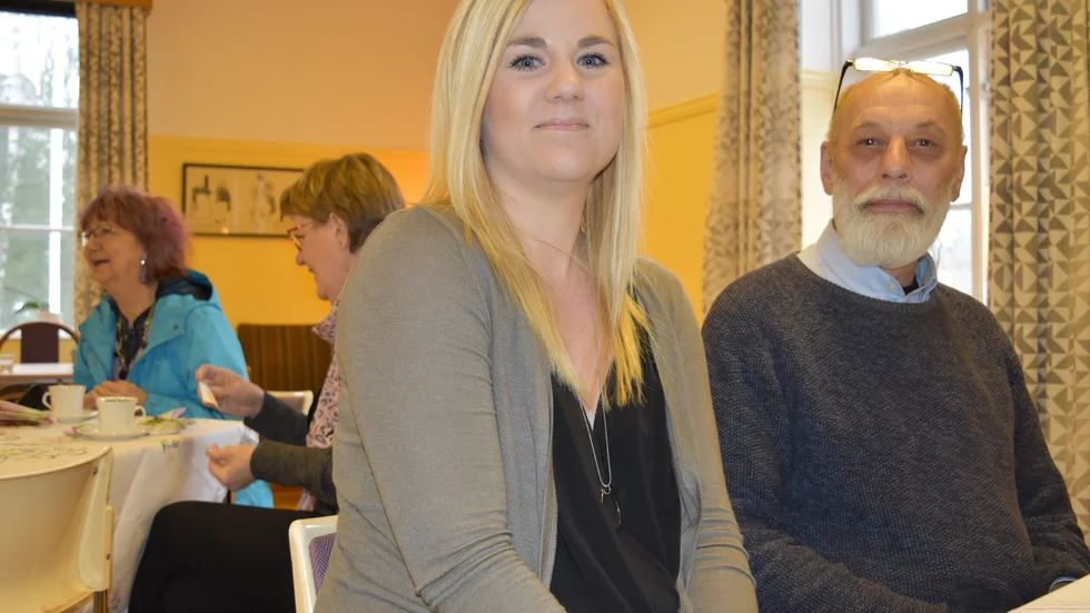 Emma Nyberg höll nyligen ett föredrag om sina upplevelser som cancersjuk. Torbjörn Svahn, ordförande i Hultfreds hembygdsförening hörde detta och såg till att även hembygdsföreningen fick ett besök. 