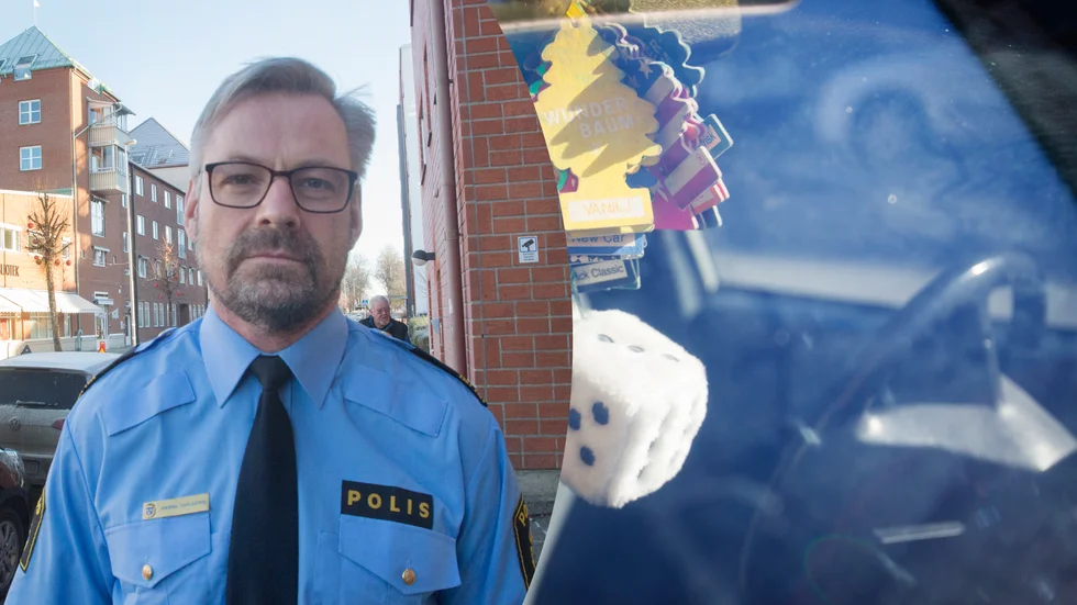 Man måste få köra A-traktor, men det måste också gå säkert till, tycker polisens gruppchef Anders Carlsäter. 