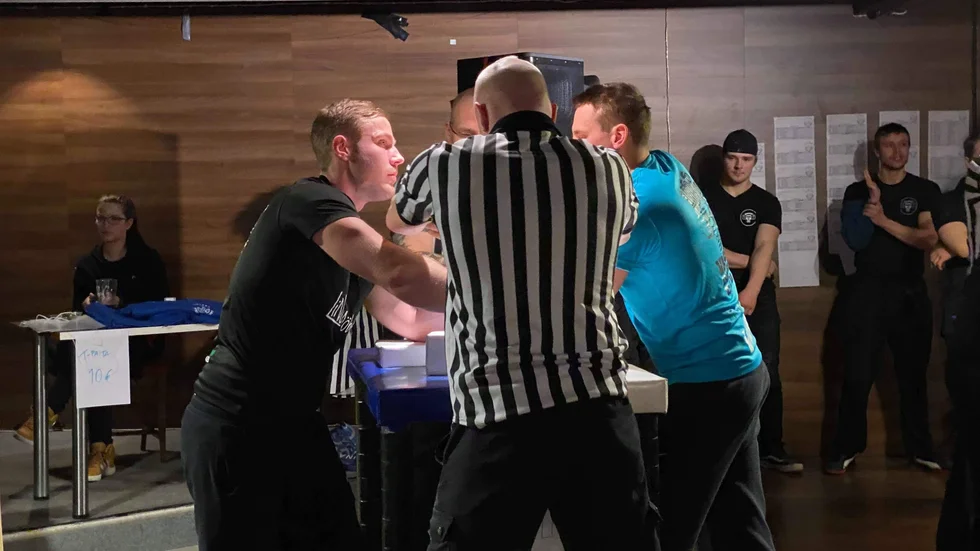 Simon Lundmark (till vänster) slutade femma i Pro-klassen där finska eliten dominerade.