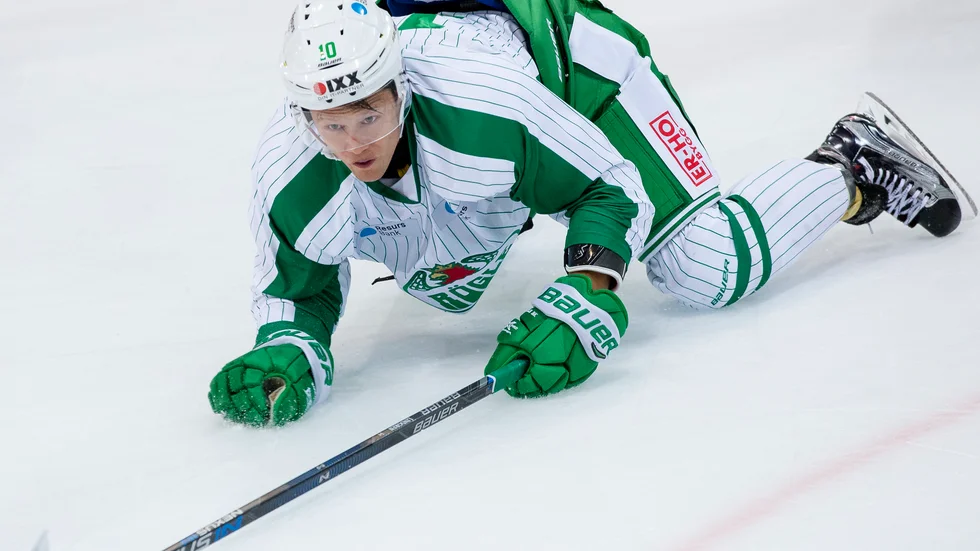 Andreas Baumgartner med jättehoppet vid Västergarn under stormen Ciara.