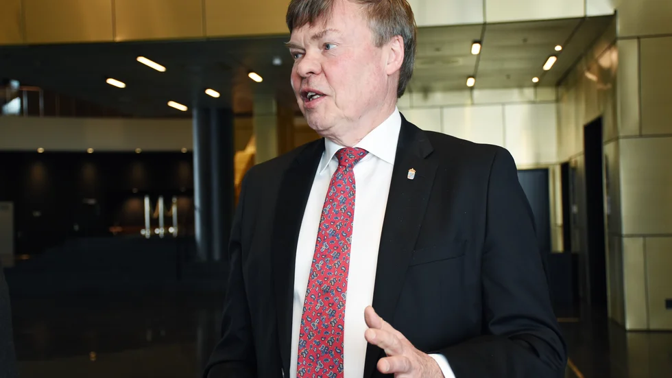 Landshövdingen Björn O. Nilsson säger att det var förväntat att regeringen skulle lägga sig i frågan. 