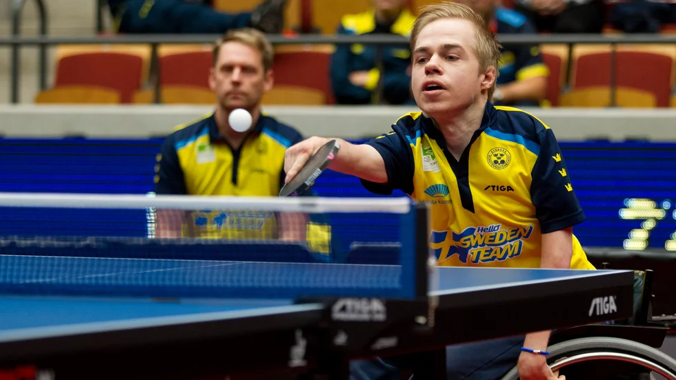 Alexander Ögren är en av Västers BTK.s världsspelare i parapingis. Under idrottens parasportdag på lördag så har besökarna möjlighet att prova på pingis och en rad andra idrotter.