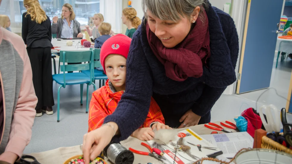 Noel Kiander och mamma Angelica Patek har besökt museet flera gånger tidigare för att pyssla och laga kläder.