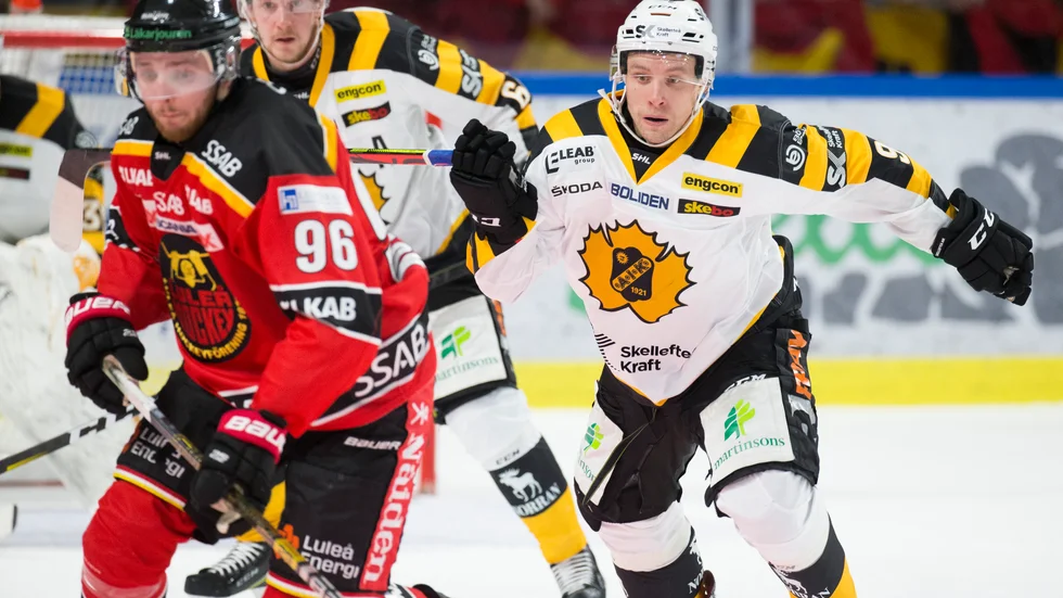 Magnus Isaksson gjorde sin debut med Skellefteå AIK mot Luleå Hockey.