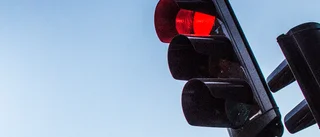 Körde på kvinna vid rödljuskorsning