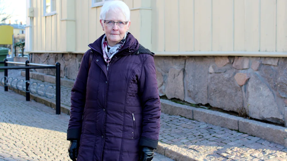 "Den nya lagen bromsar ju upp lite grann i allafall." säger Solveig Sjöbladh, kassör för PRO Vimmerby, som kämpar för att behålla kontanter som betalmedel. 