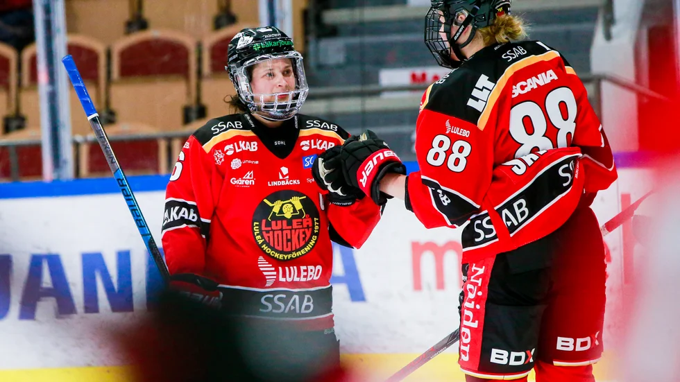 Jenni Hiirikoski spelade fram till två mål i segern mot Modo. 