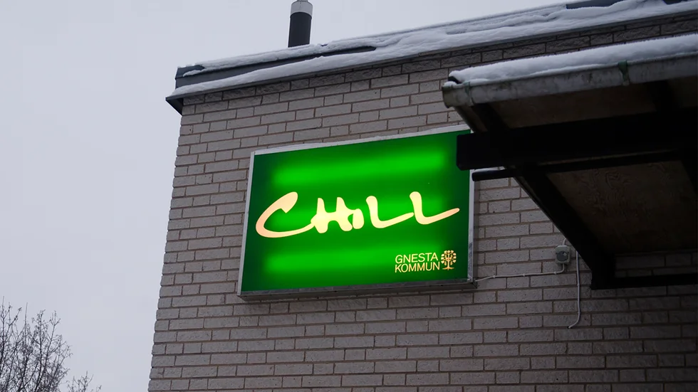 Det var hetsigt på och utanför Chill i Gnesta den aktuella kvällen.