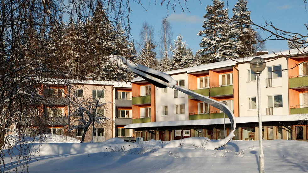 Vad kommer hända med hyreshusen? Och vad kommer att hända med hyresgästerna? Det är frågor som ännu inte har något svar men måste få det inom en snar framtid.