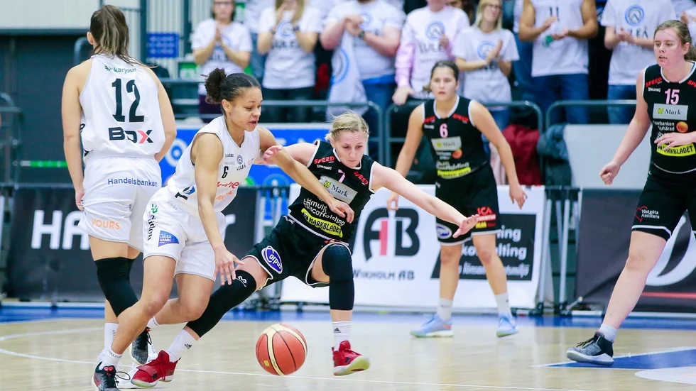 Felicia Ponturo har dragit till sig intresse med sitt spel i Luleå Basket.