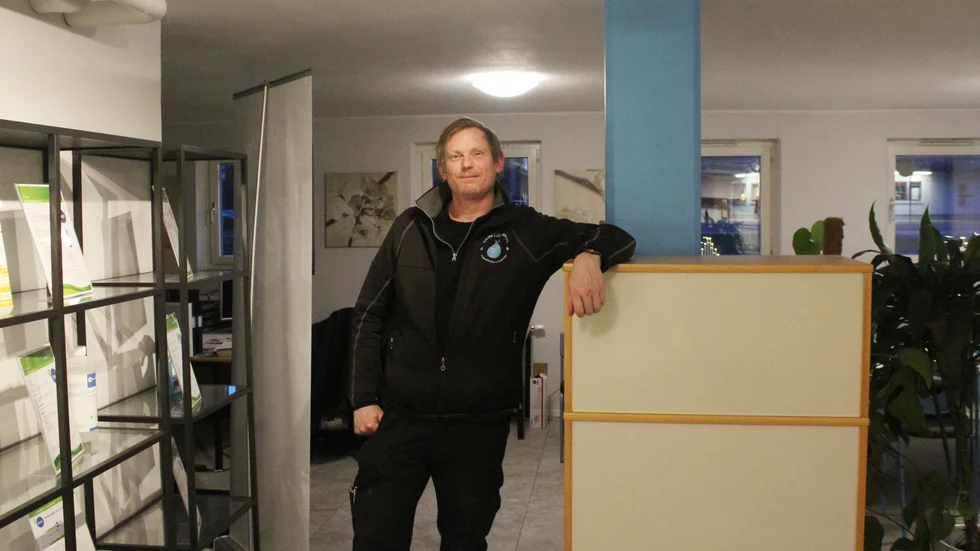 Enligt Andreas Aldrin så blir folk ofta chockade över att det inte bara är överklassen som kan ha råd med städhjälp.
