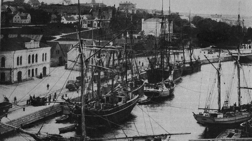 Gott om fartyg i Katträngen i Visby hamn 1885. 