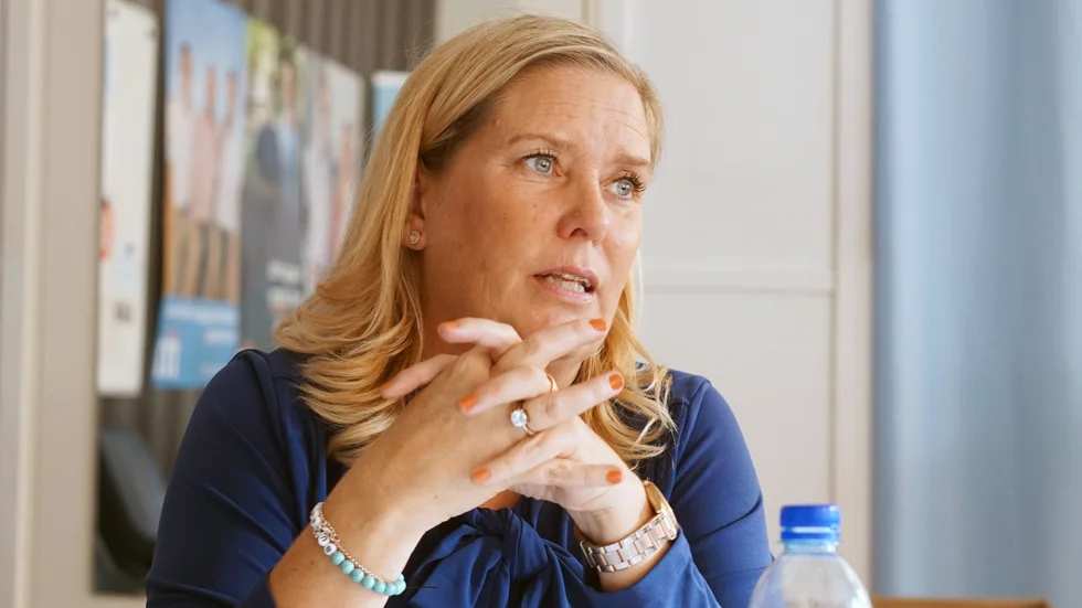 Malin Sjölander tycker att man borde vänta med att höja skatten. Men hon är inte främmande för att en höjning kan bli nödvändig i framtiden. 