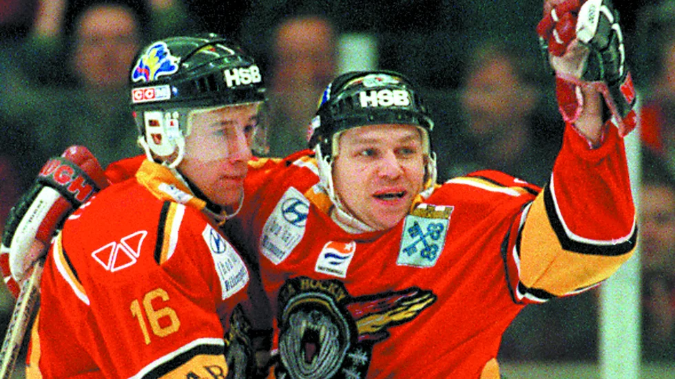 "Jag bytte höft för något år sedan. Och jag vågar inte spela. Det känns lite väl riskabelt", säger Lars Hurtig.